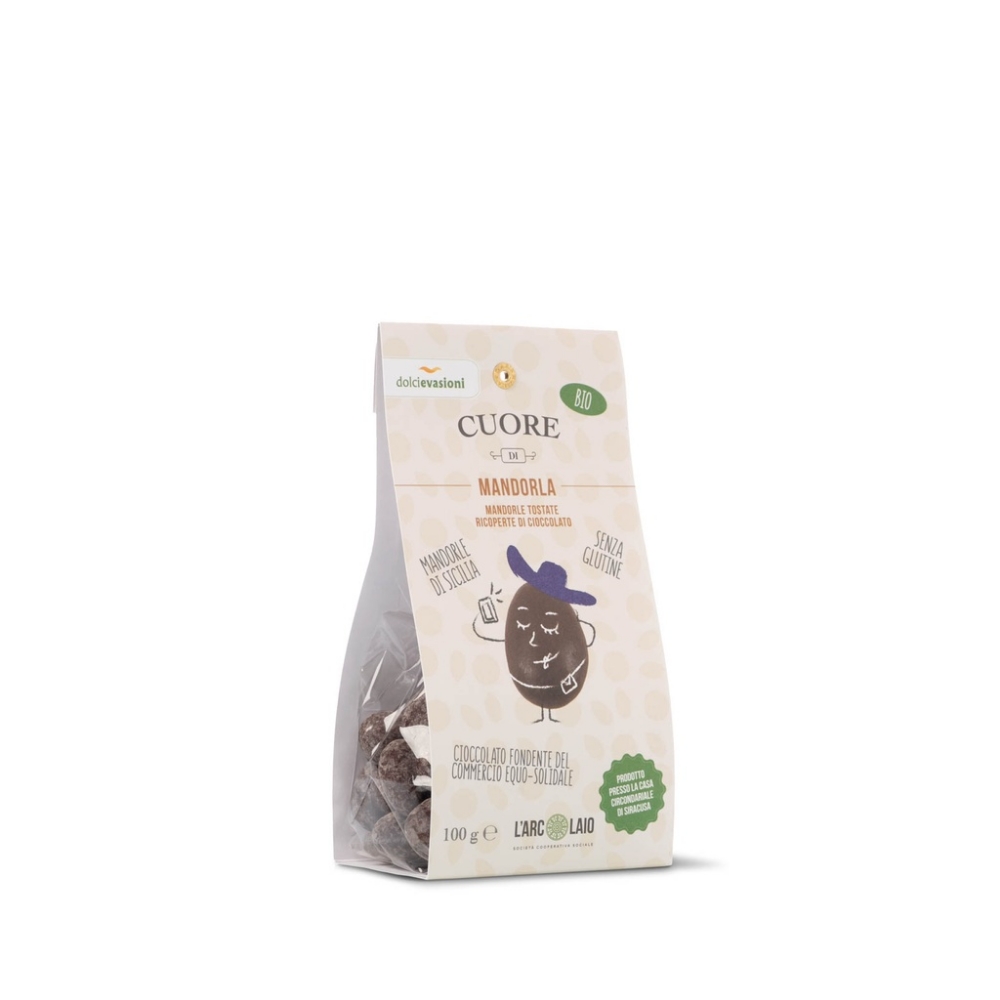 Immagine di Cuore Di Mandorle Tostate Ricoperte Di Cioccolato Bio 100g
